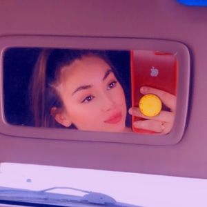 Meet your Posher, Ari